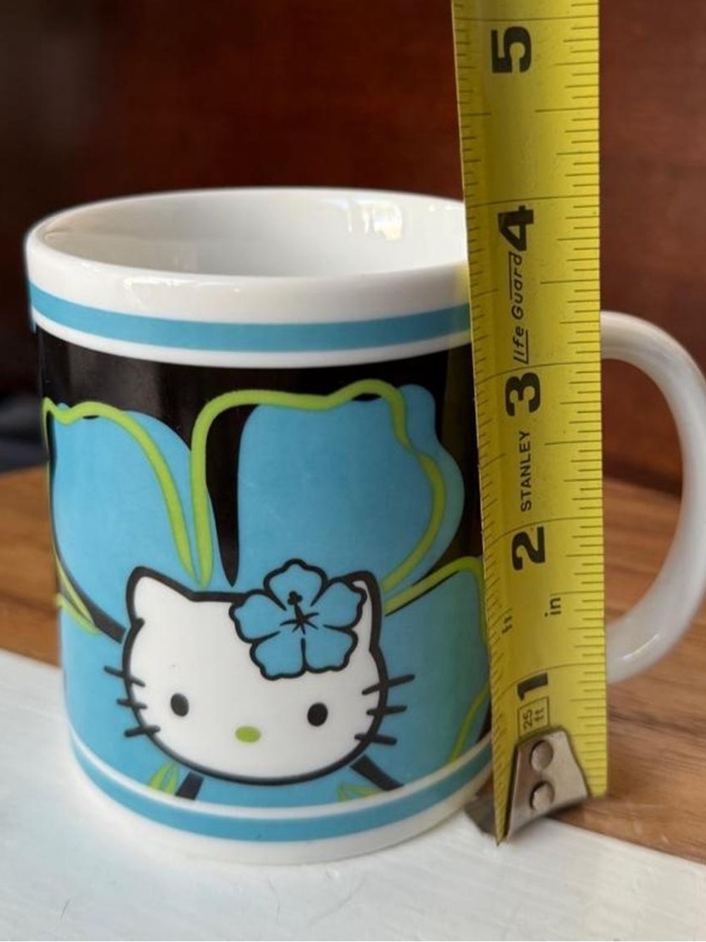 Vintage 2000's Hello Kitty Hawaiian Hibiscus Mug - Picture 5 of 6